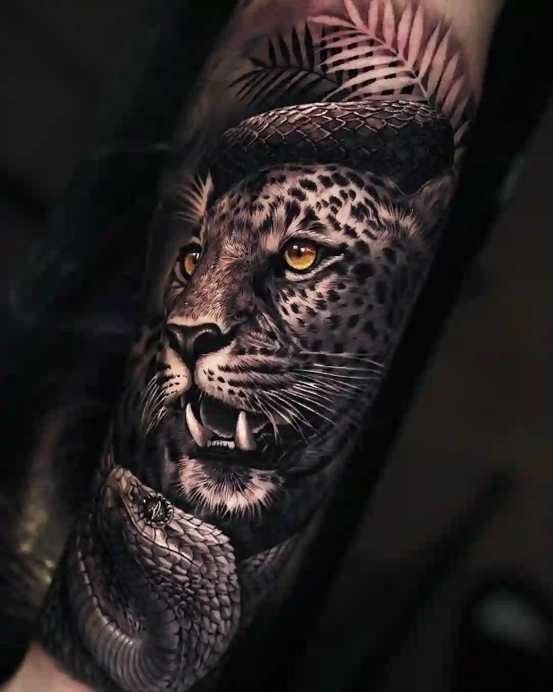 Read more about the article The Beauty and Strength of Leopard Tattoos: Designs and Meanings